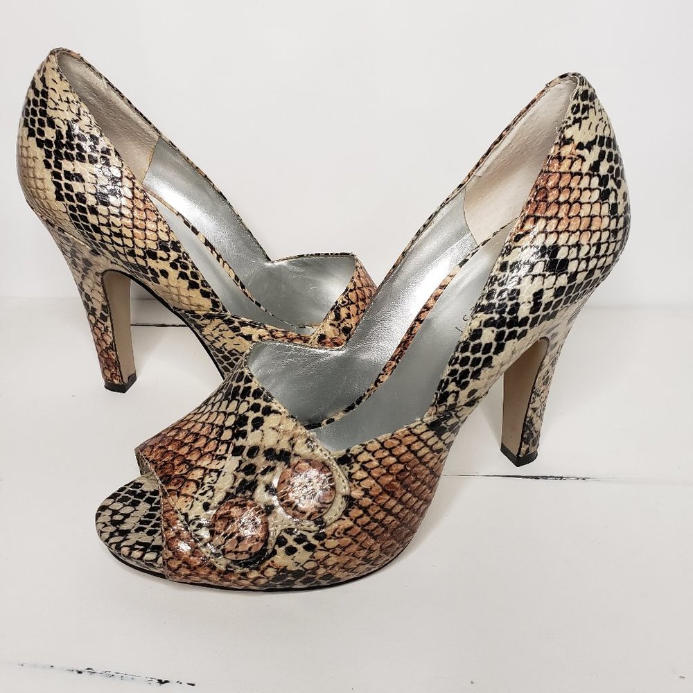 ** FINAL PRICE ** Snake Print Leather w/Button …